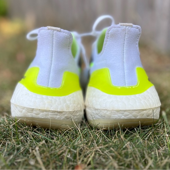 adidas Ultra Boost 21, Womens 8.5, White Solar Green - Picture 7 of 14